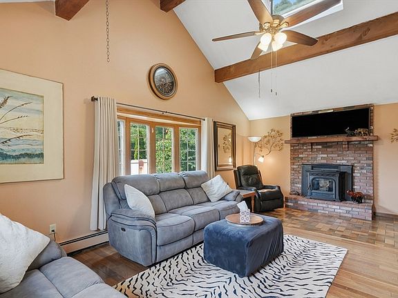 5th image of 12 Heritage Dr