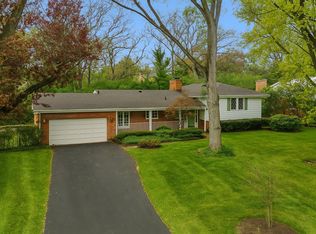 524 Forest Hill Rd, Lake Forest, IL 60045