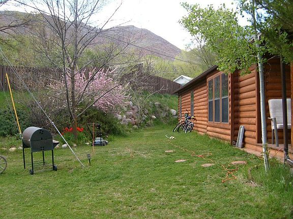 lot extends to Mitchell Creek