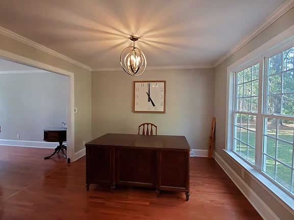 4th image of 906 Cairnsmore Pl