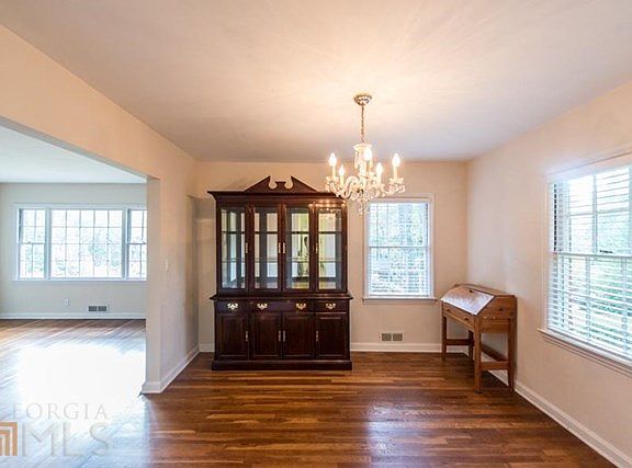 "Real" oak flooring here--no laminates or engineered wood