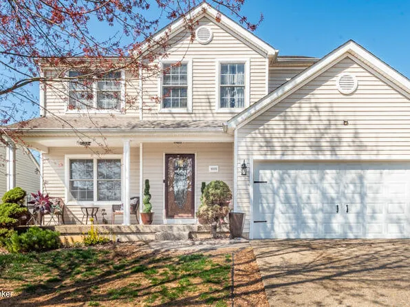 9505 River Trail Dr, Louisville, KY 40229