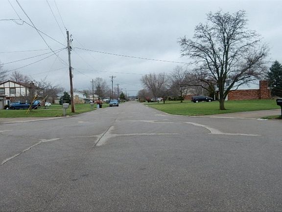 4th image of 8425 Bobby Pl