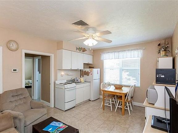 4th image of 908 Villas Dr Unit 37