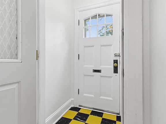 3rd image of 5264 Kaye St