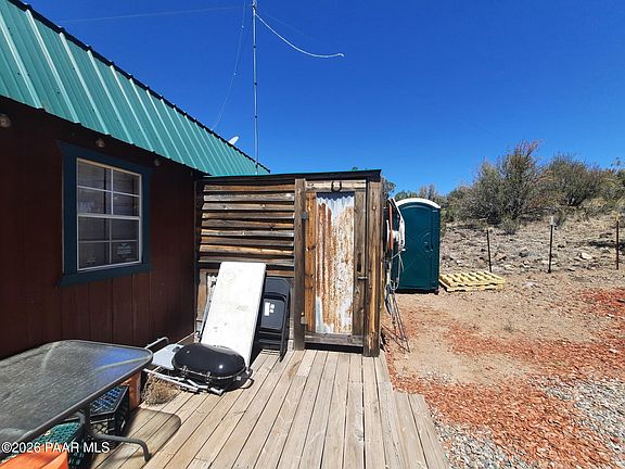 12th image of 1309 W Badger Flats Rd