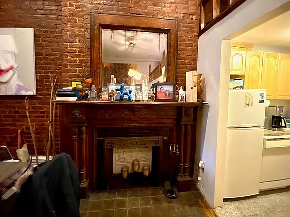 3rd image of 70 W 68th St APT 1R