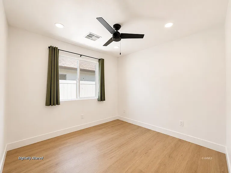 1600 E Kelson Pl — Photo 8