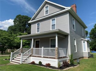 222 Elm St, Belpre, OH 45714