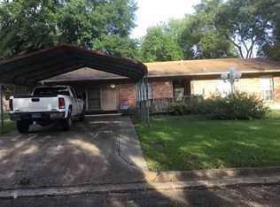 702 Pecan St, Bonham, TX 75418