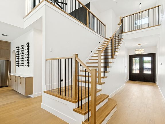 3rd image of 13723 Far Hills Ln