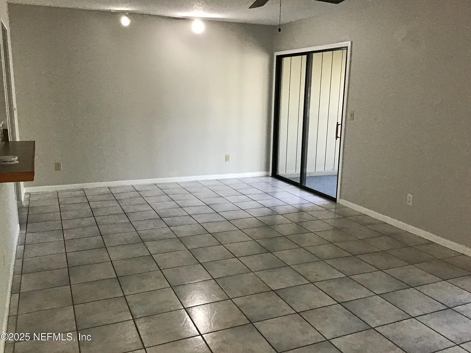 2 bed, 2.0 bath, 920 sqft, $1,500 — Photo 2
