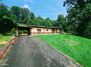 2056 Honey Camp Rd, Clintwood, VA 24228