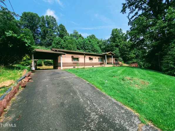 2056 Honey Camp Rd, Clintwood, VA 24228