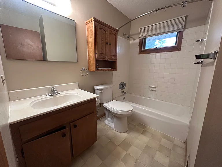 8833 Queen Ave S — Photo 6
