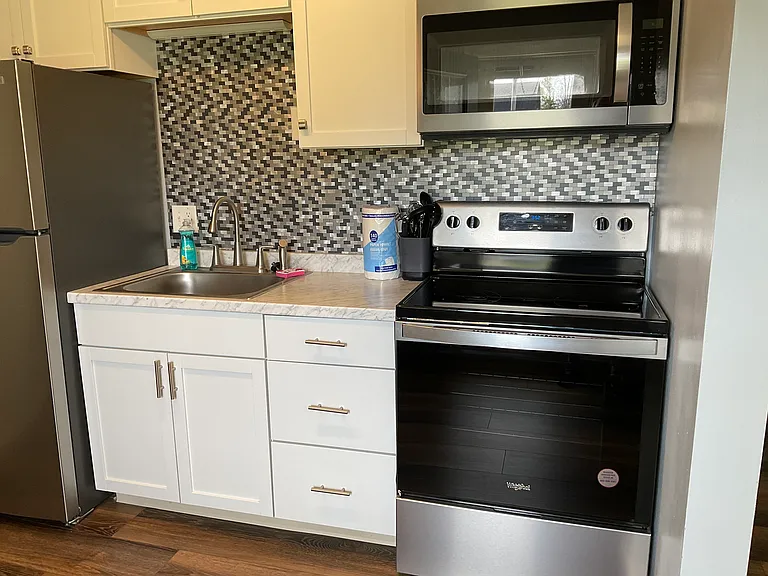 110 E Franklin St #7 — Photo 17