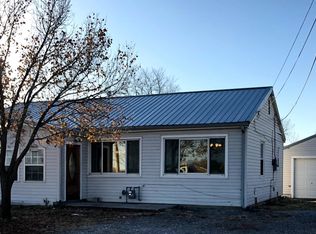 627 W Macarthur Rd, Wichita, KS 67217