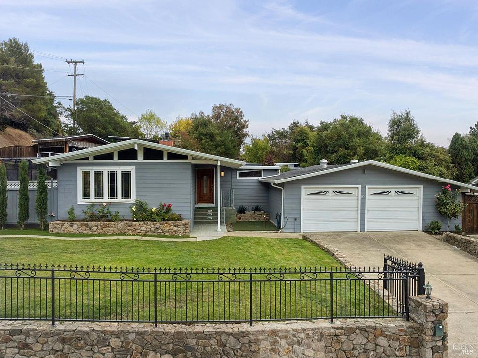 1st image of 10 N Knoll Road