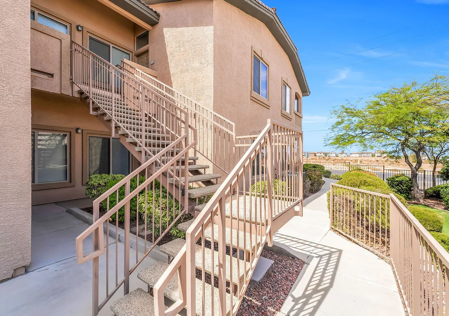 Beautiful ground-floor 2-bedroom, 2-bath condo available for rent in the gated Sunset Cliffs comm... — Photo 1