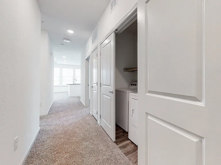 Thrive Luxury Apartments — Photo 98