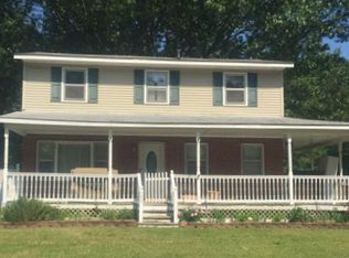 145 Locust Ave, Colonial Beach, VA 22443