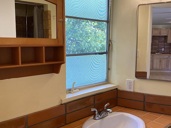 4th image of 1380 N Indian Canyon Dr