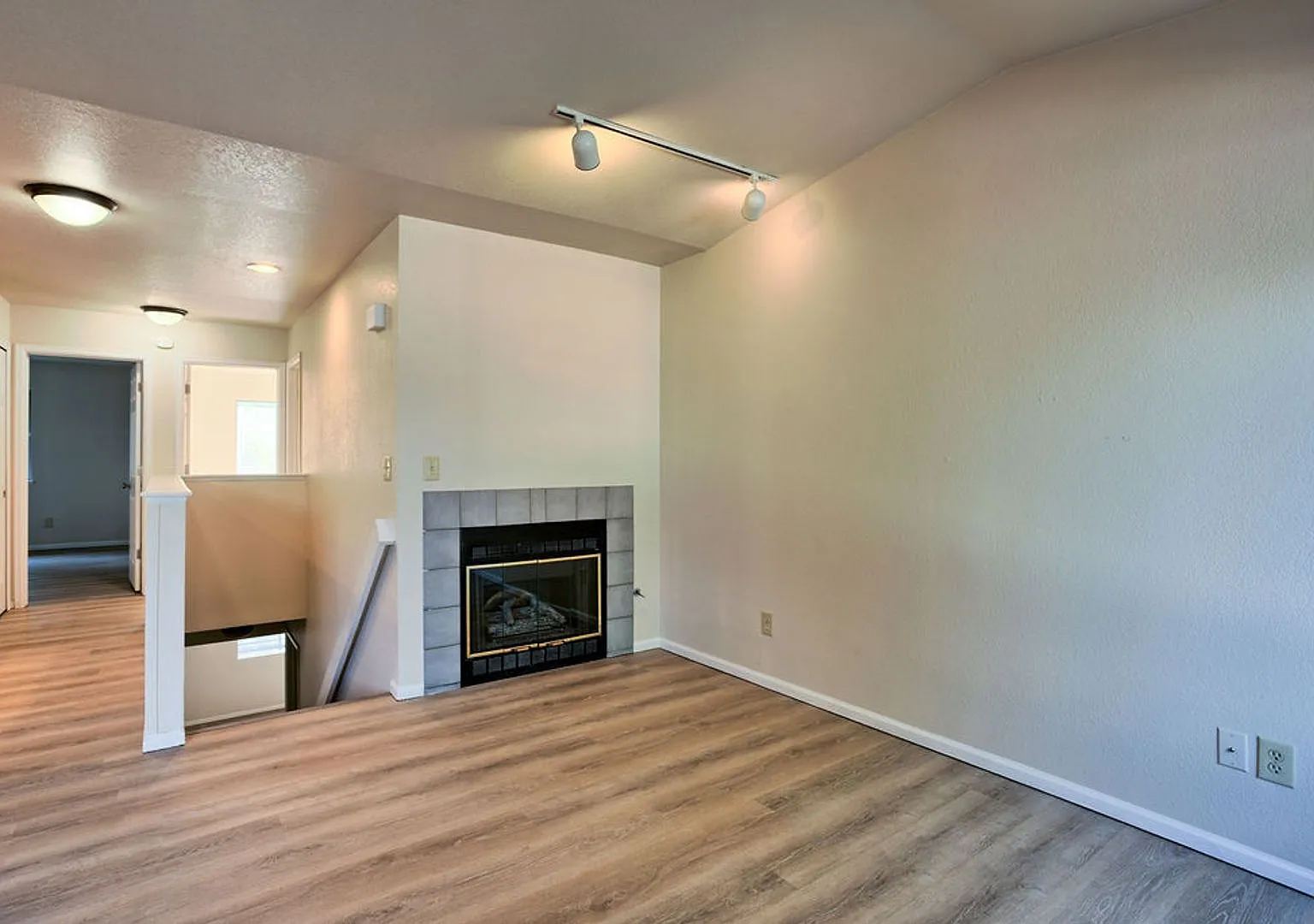 3025 W. Stuart — Photo 4