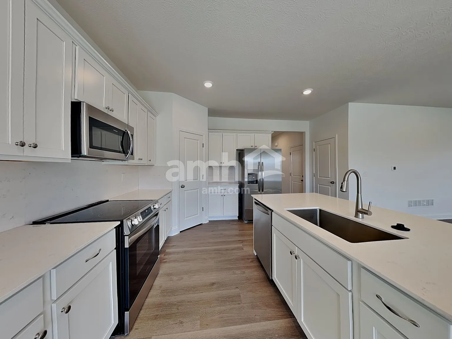 4 bed, 2.5 bath, 2293 sqft, $2,725 — Photo 3