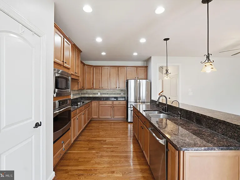 21253 Park Grove Ter — Photo 7