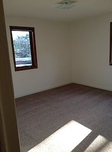 3rd image of 68-12 Drexelbrook Dr