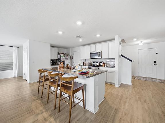 3rd image of 13763 THIMBLEBERRY DRIVE