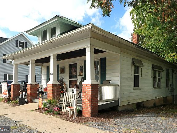 3rd image of 479 E High St