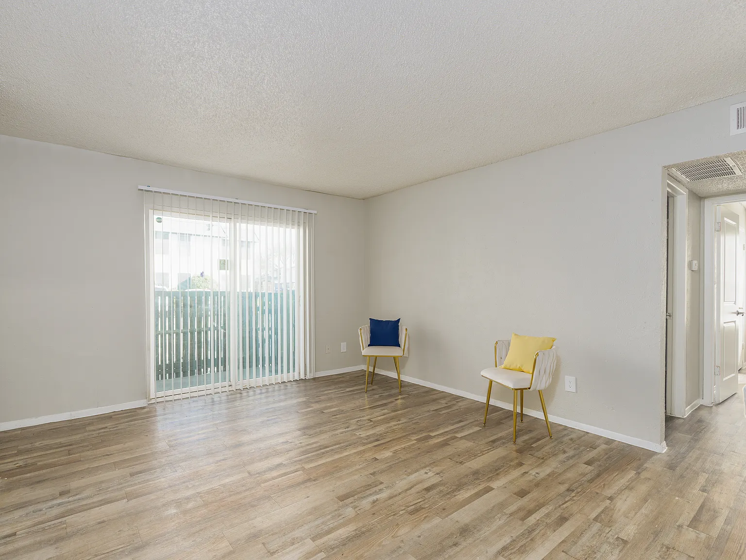 Rock Island Apartments — Photo 2