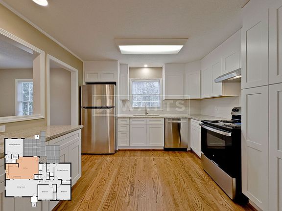 5th image of 936 Shady Brook Cir