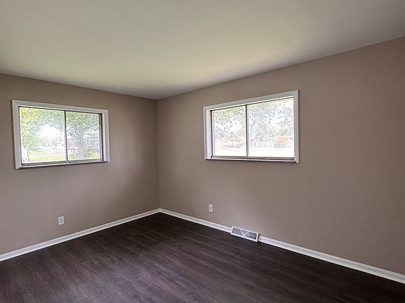 3rd image of 6120 S Emerson Ave