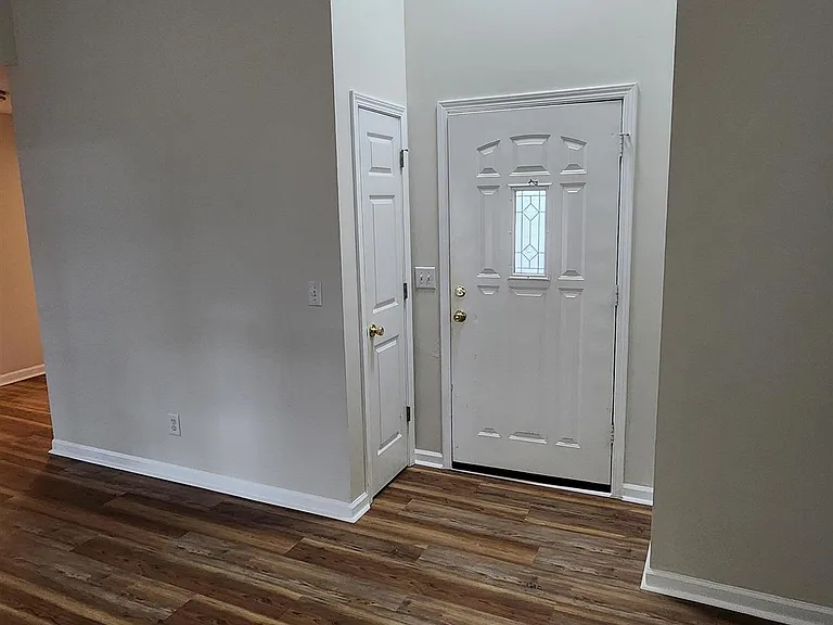 194 Tyson Glen Dr — Photo 2