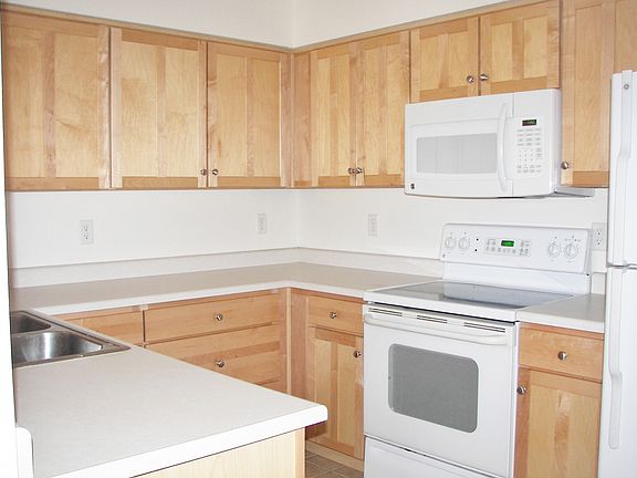 4th image of 13271 Holly St Unit E