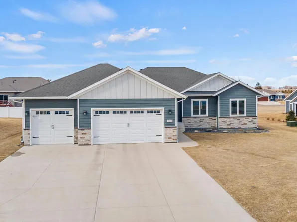 340 Hickory Ln NE, Owatonna, MN 55060