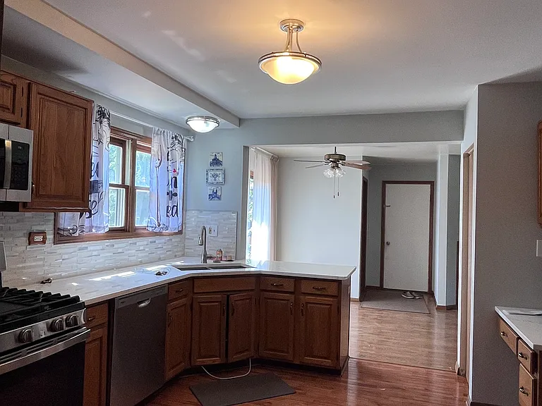 1010 N Ashbury Ave — Photo 8
