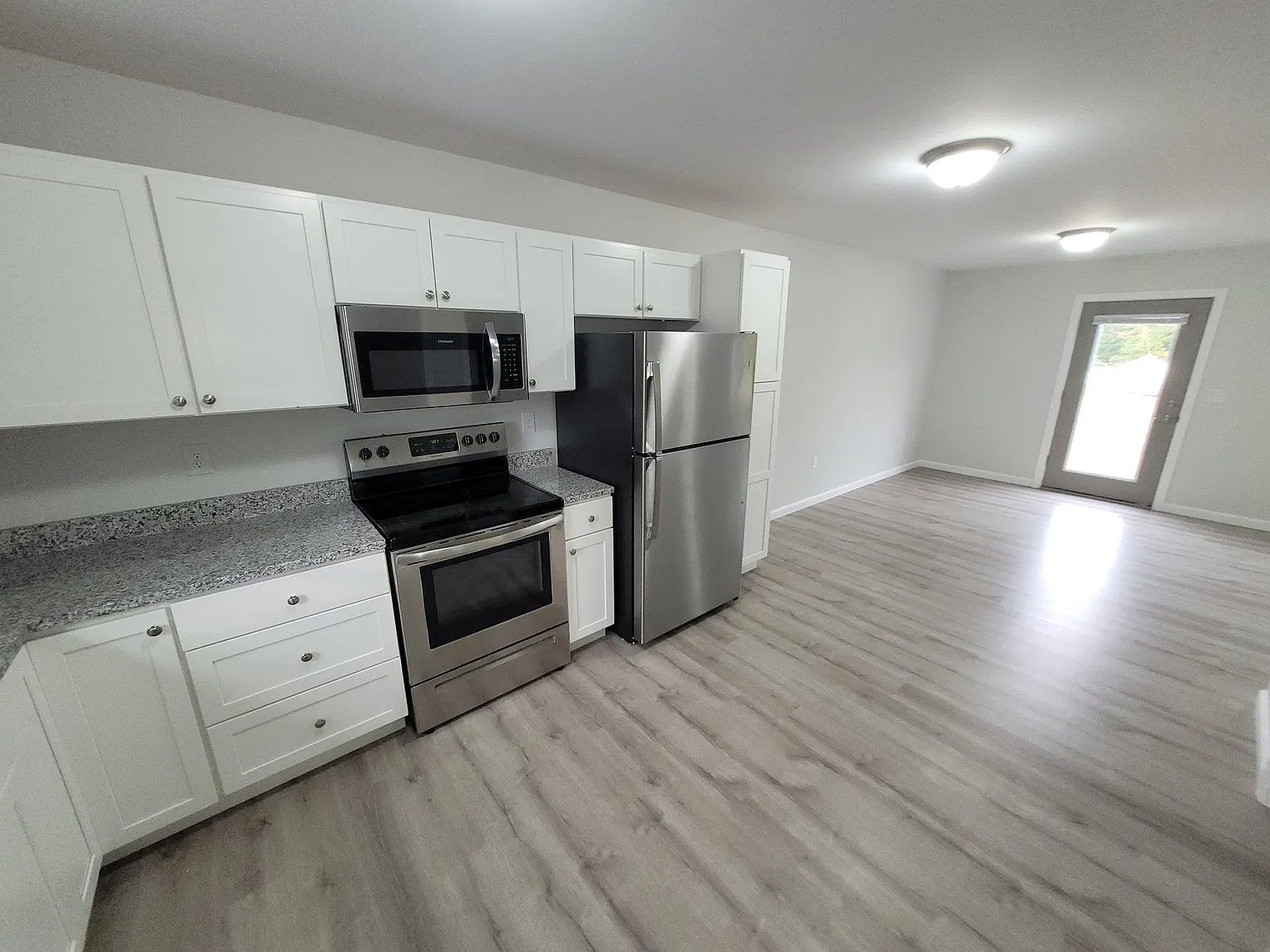 2 bed, 1.5 bath, 1100 sqft, $1,695 — Photo 2