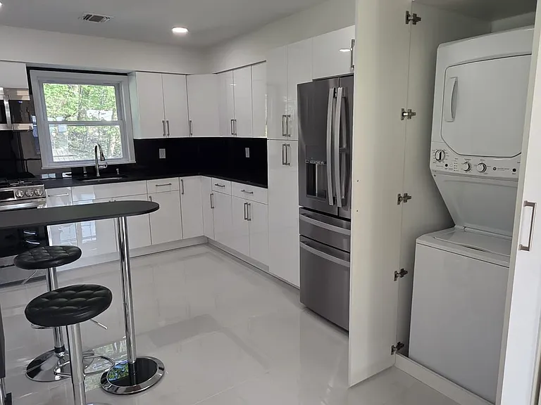5200 Meadowview Ave #2 — Photo 4