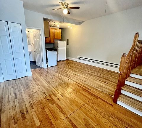 4th image of 3915 N Southport Ave APT Gn