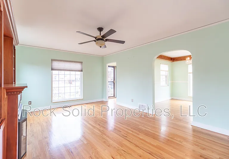 219 W 4th Ave — Photo 15