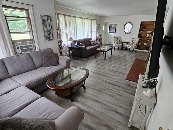 4th image of 503 Rosa Ave