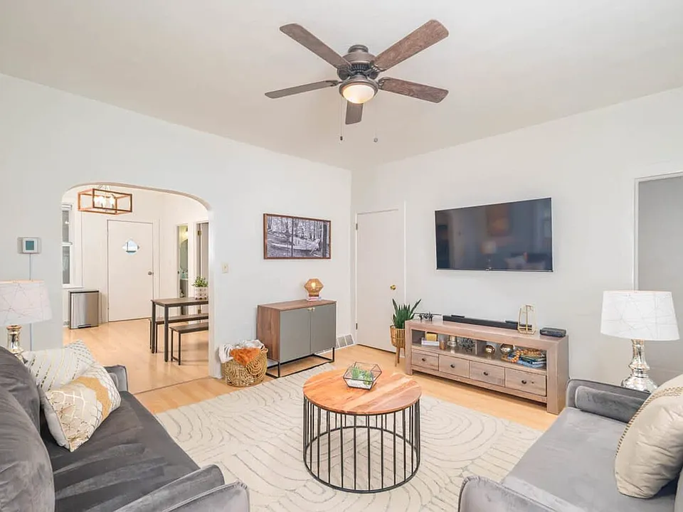 405 Michigan St #1-ID1061622P