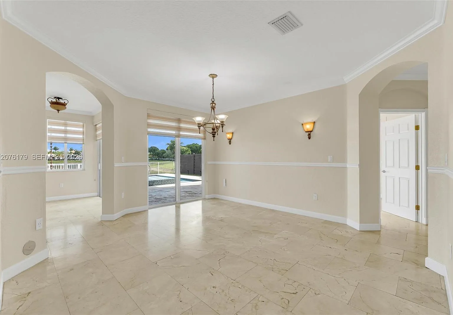 5 bed, 2916 sqft, $6,000 — Photo 4