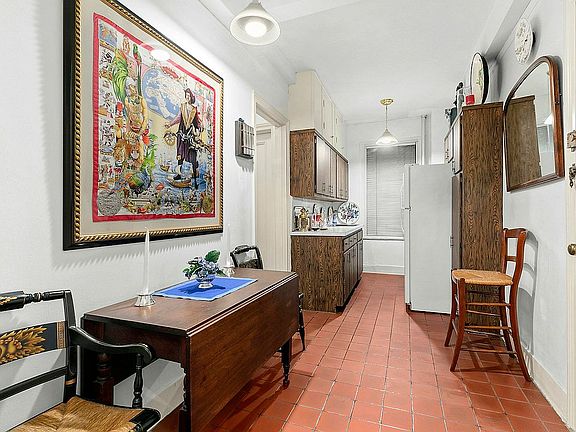 4th image of 545 W End Ave APT 1D