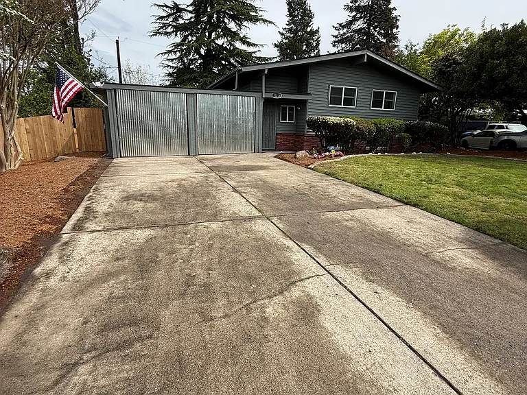 13234 NE Sacramento Dr — Photo 1