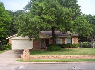 2344 Cherry Blossom Ln, Bedford, TX 76021