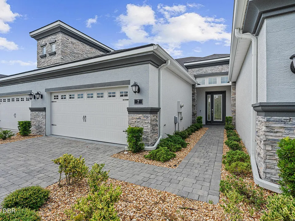 7 Newhaven Ln